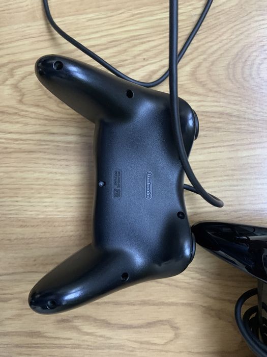 Wii Controllers, in Excellent Condition64586279554307121