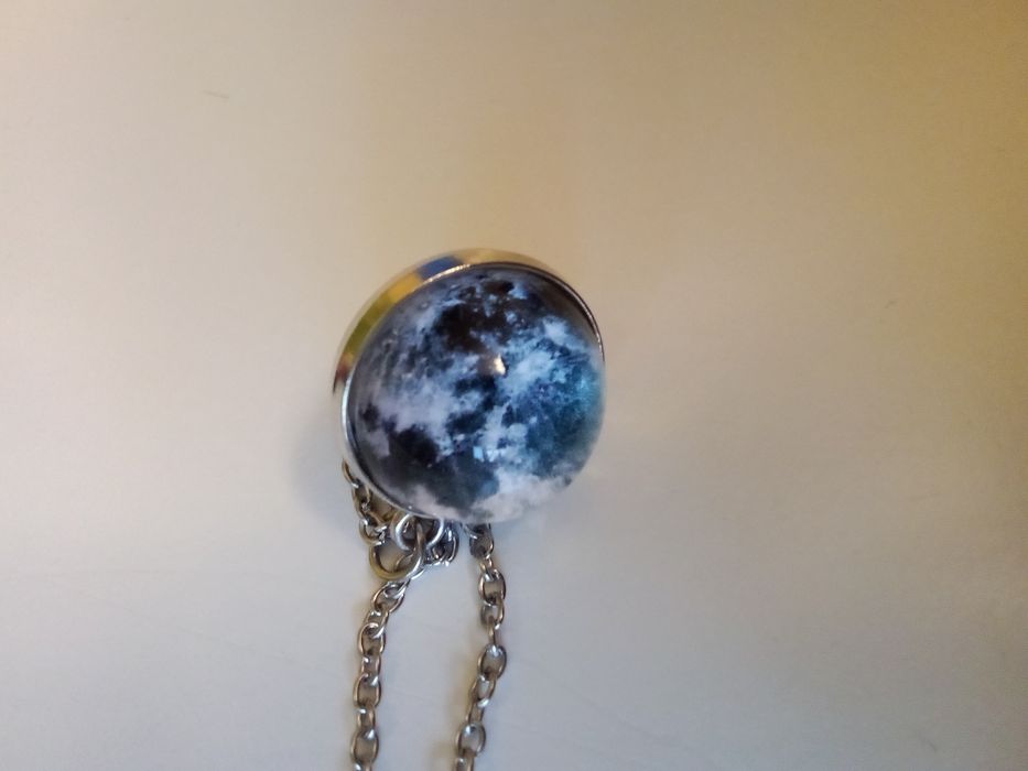 Naszyjnik z okrągłym księżycem vintage