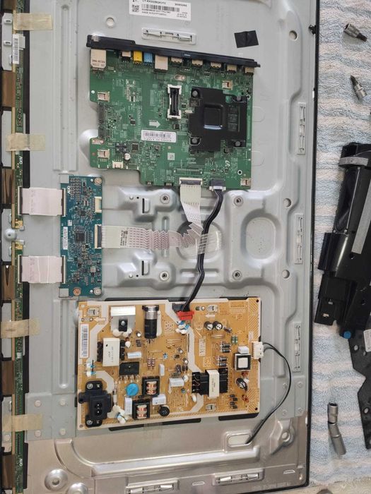 Tv Samsung UE32M5525AKXXC AVARIADA para peças