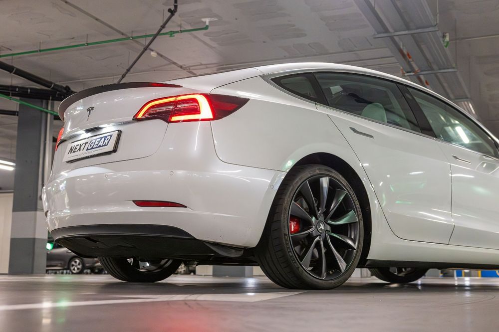 Tesla Model 3 Performance 2019 + IVA dedutível + 3.4s aos 100km/h — photo 2