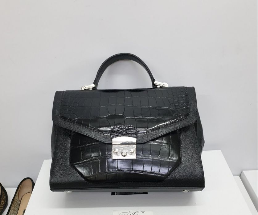 Сумка из кожи крокодила