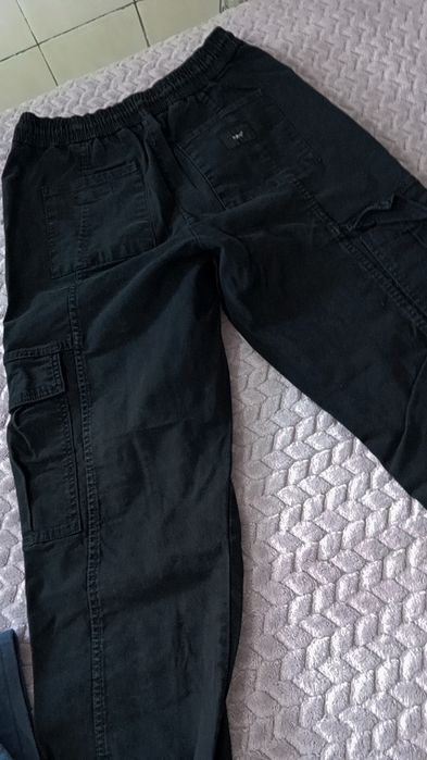 Calça cargo da Bershka