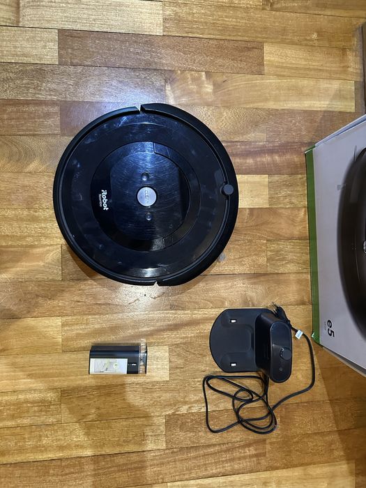 Aspirador robo Irobot e5 + barreira virtual
