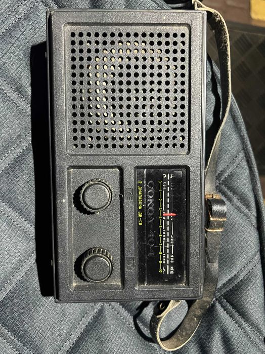 Портативный транзисторный радиоприёмник "Сокол-404" СССР