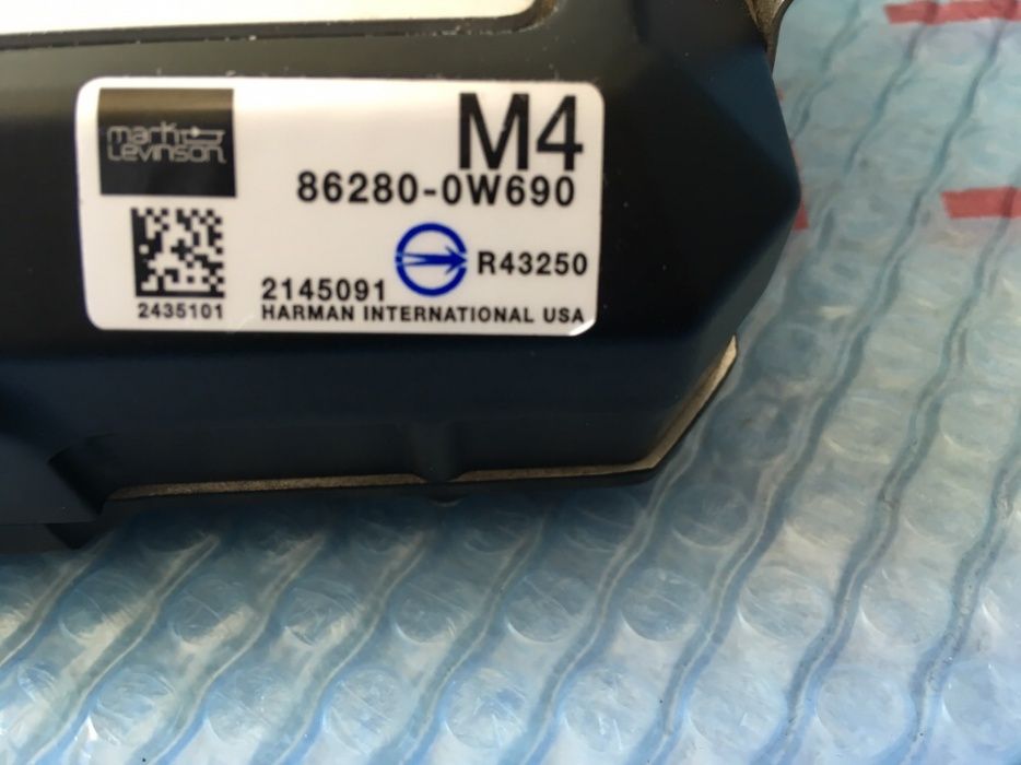 Усилитель звука 86280-0W690 Lexus IS300 IS250 IS200 Mark Levinson M4