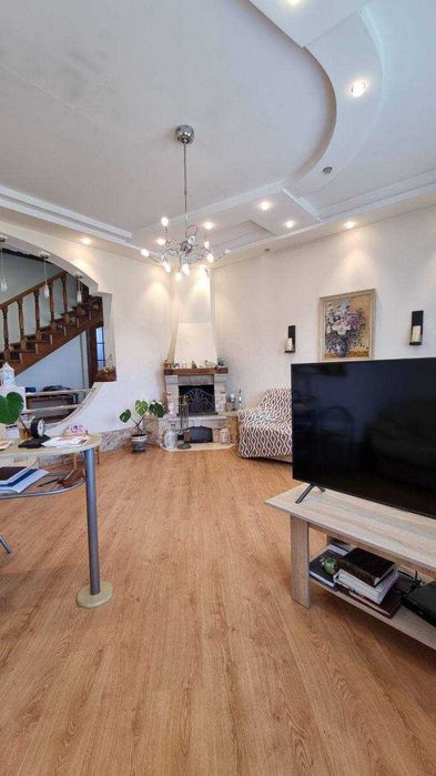 Продається стильний жилий будинок з меблями та технікою