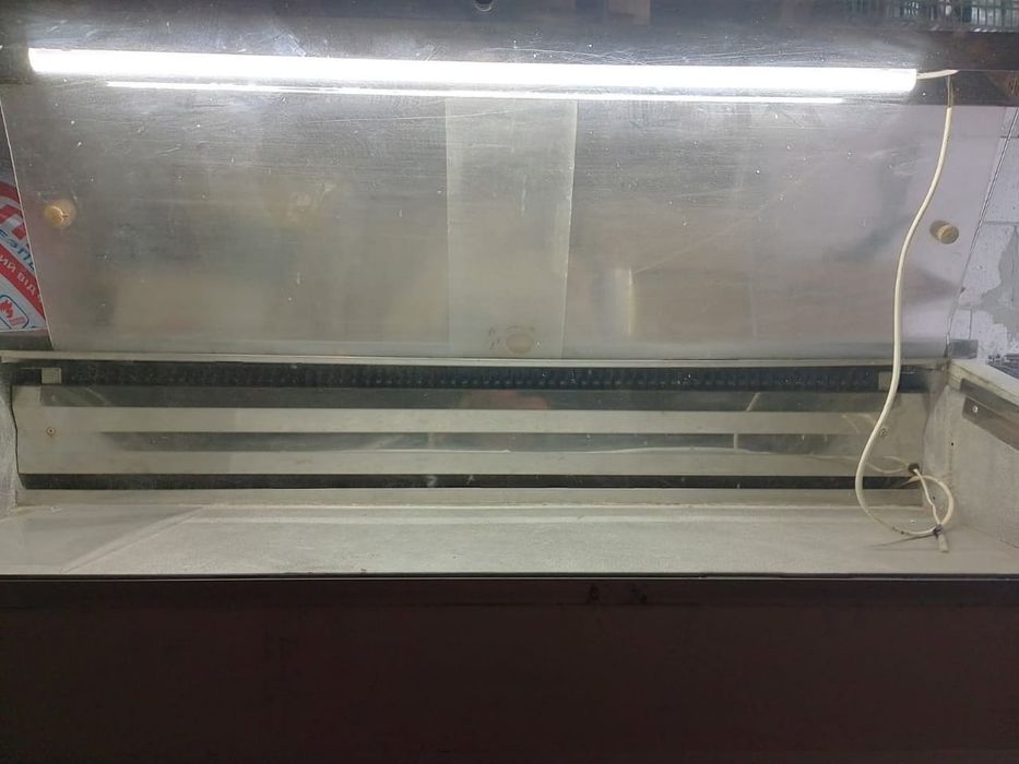 Холодильна вітрина