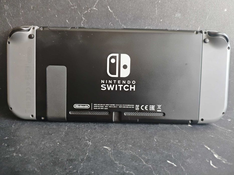 Konsola Nintendo Switch V2 + Etui