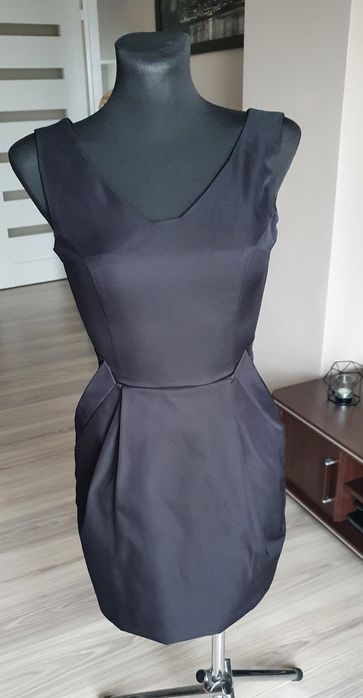 Czarna gładka elegancka sukienka z kieszonkami xs studniówka