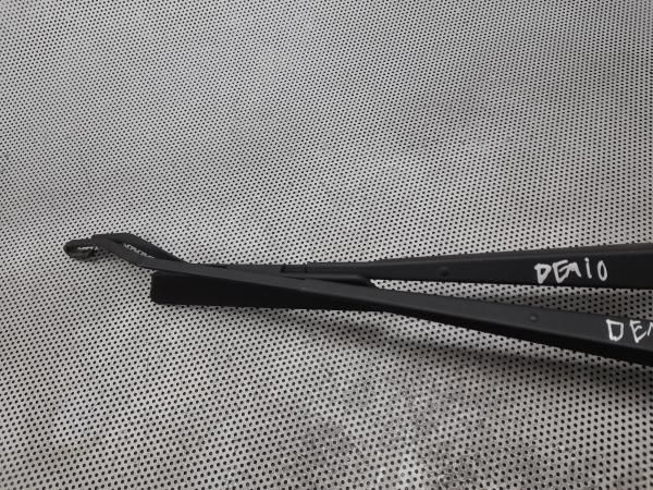 Haste / braço de escova limpa vidros frente direita MAZDA Demio (DW)