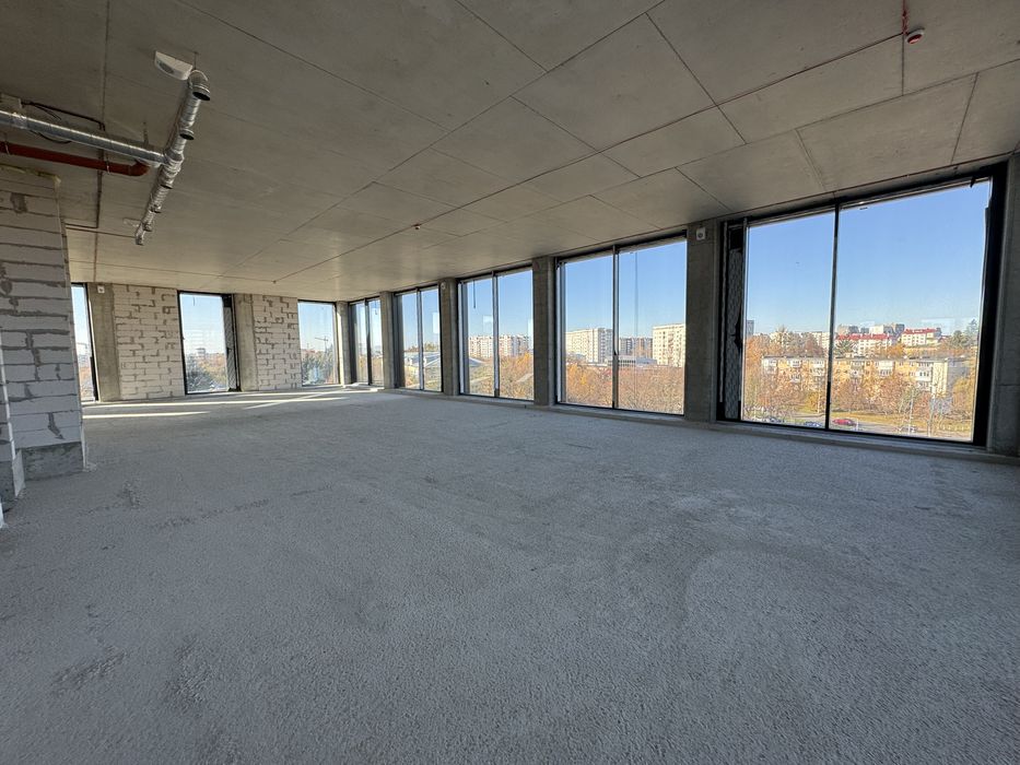 Офіси від 650 (м2) Біля Озера Преміум Рівня