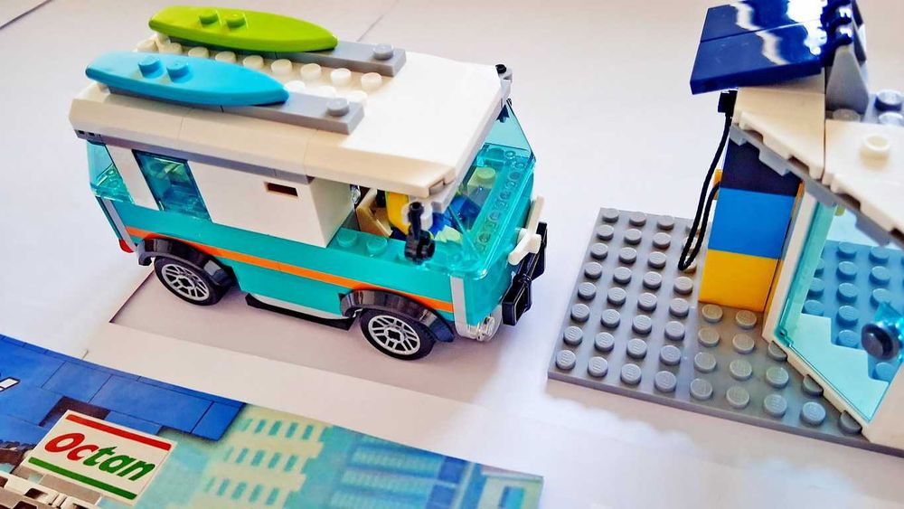 Lego City 60257 Service Station em peças novas montado