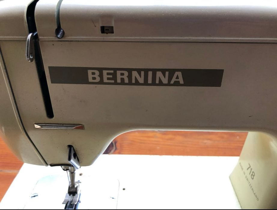 Máquina costura Bernina 718 manutenção em loja
