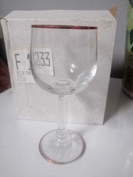 Serviço copos de cristal completo, sem uso (ainda em caixas)