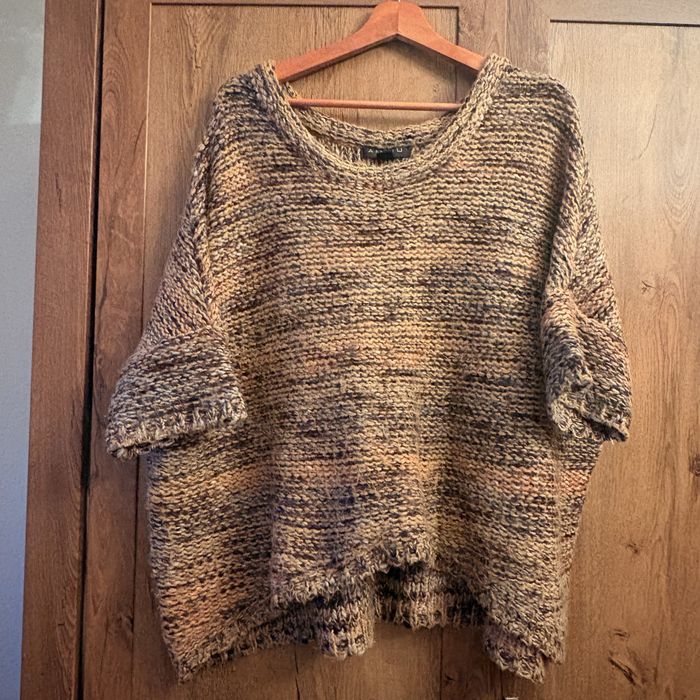 Sweter z krótkim rękawem