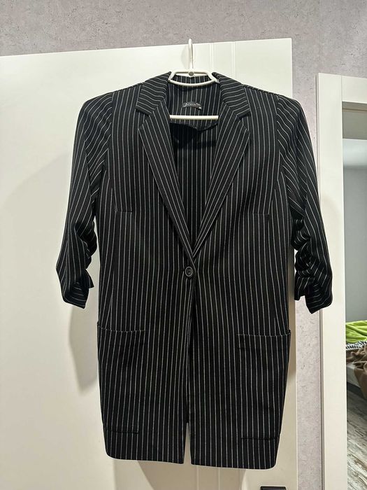 Жіночій жакет в смужку