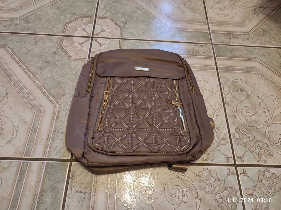 Nowy jasny plecak damski elegancki