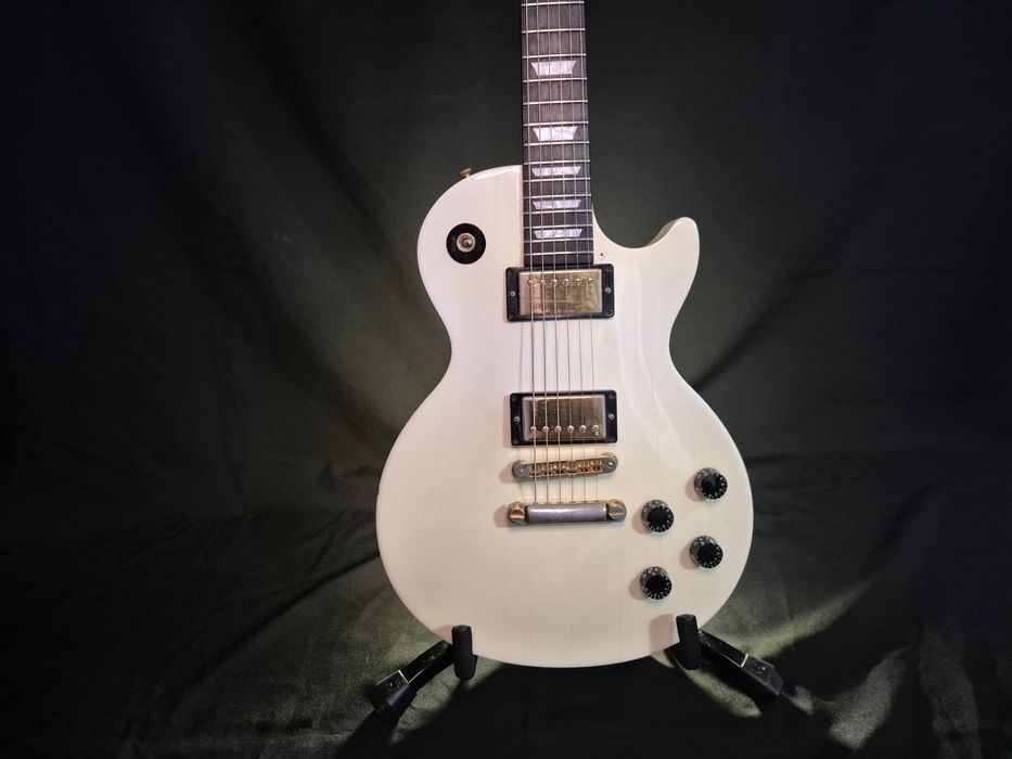 Gibson Les Paul Studio ebony fretboard