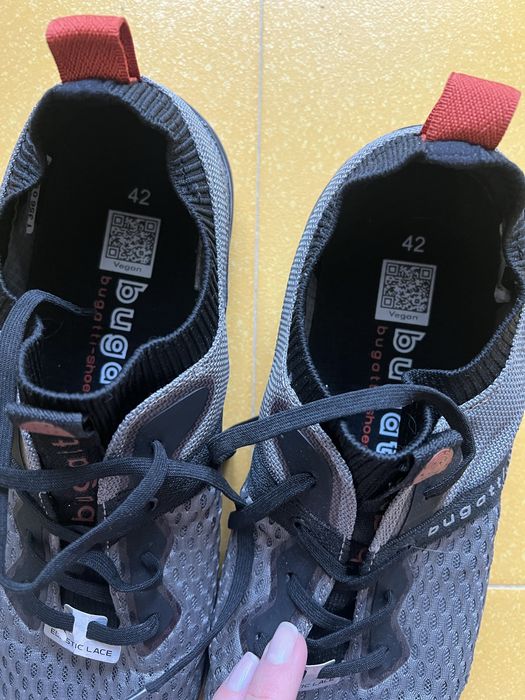 Bugatti Кросівки 42 розмір