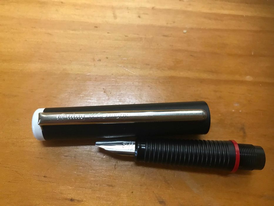 Caneta tinta permanente Rotring Artpen preta 1.1