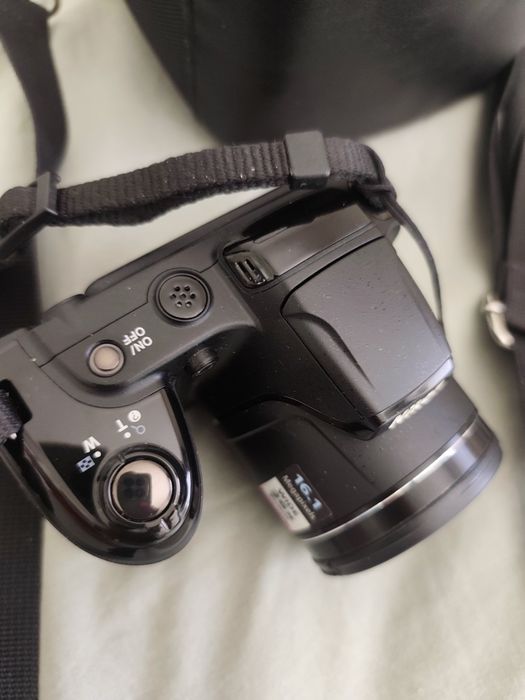 Máquina Fotográfica Nikon Coolpix L330 16.1MP Zoom 26x + Carregador AA