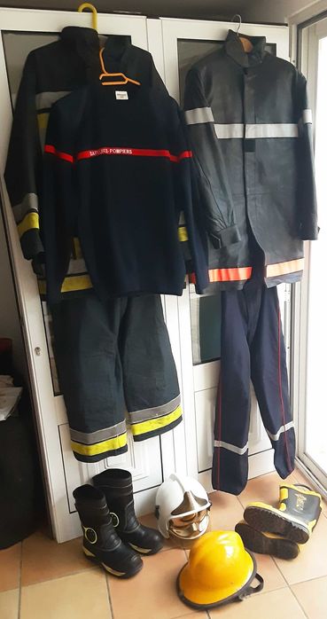 Capacete GNR Antigo 250€ + Chapeus de Coleção