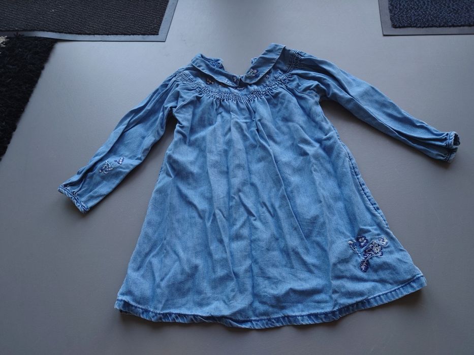 Sukienka 104 jeans wygodny
