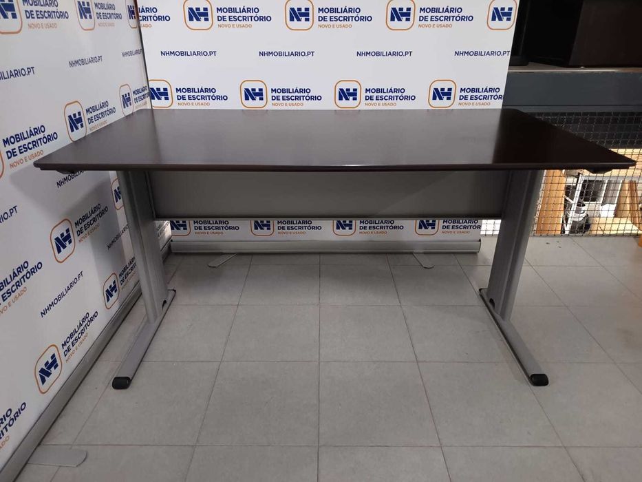 Secretárias Escritório Operativas e Postos Curvos - Diversos modelos