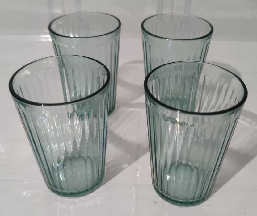 4 Copos de vidro transparente