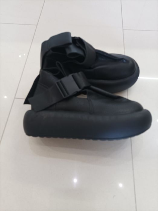 Buty na grubej podeszwie 35,5