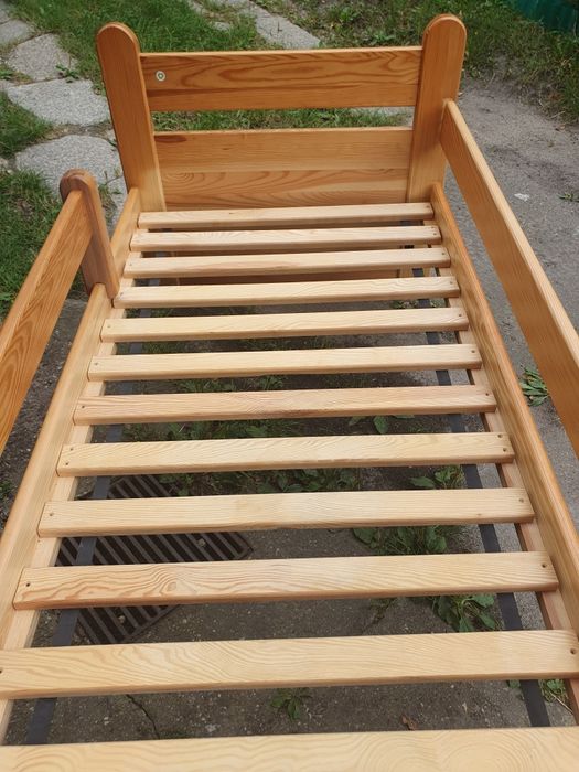 łóżko drewniane 80x180