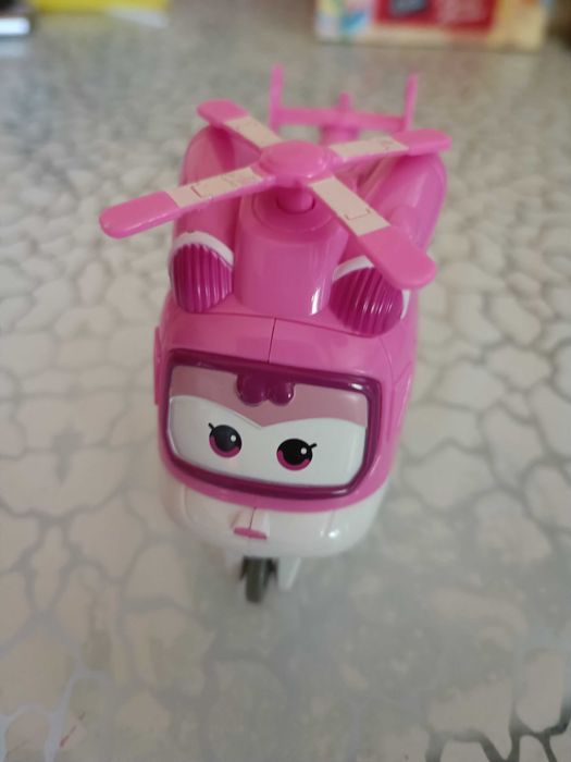 Super Wings Frunia.