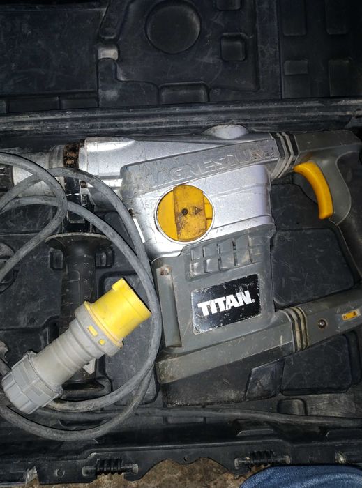 Młotowiertarka titan SDS max 110v