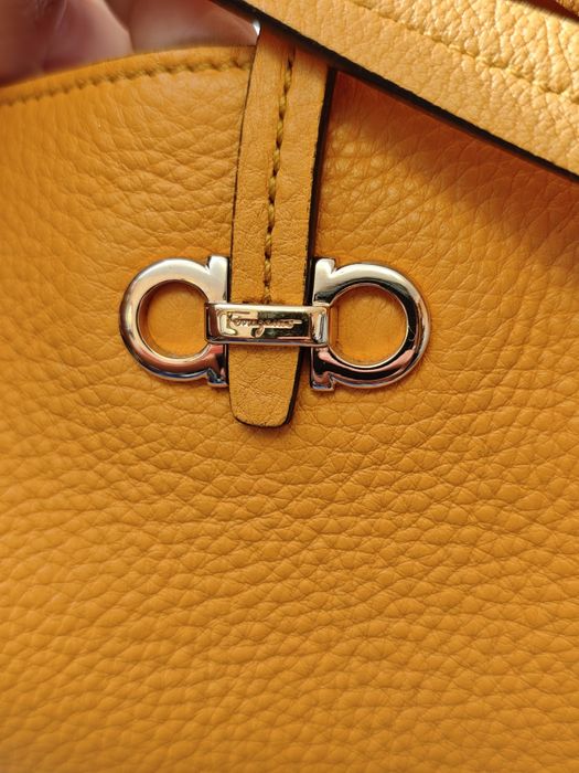 Salvatore Ferragamo жіноча сумка тот