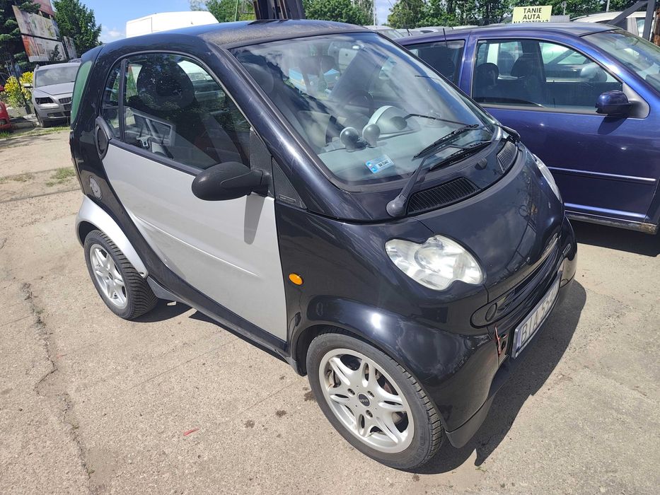 Rezerwacja SMART FORTWO * 2004 rok * 0,7 benz * Półautomat