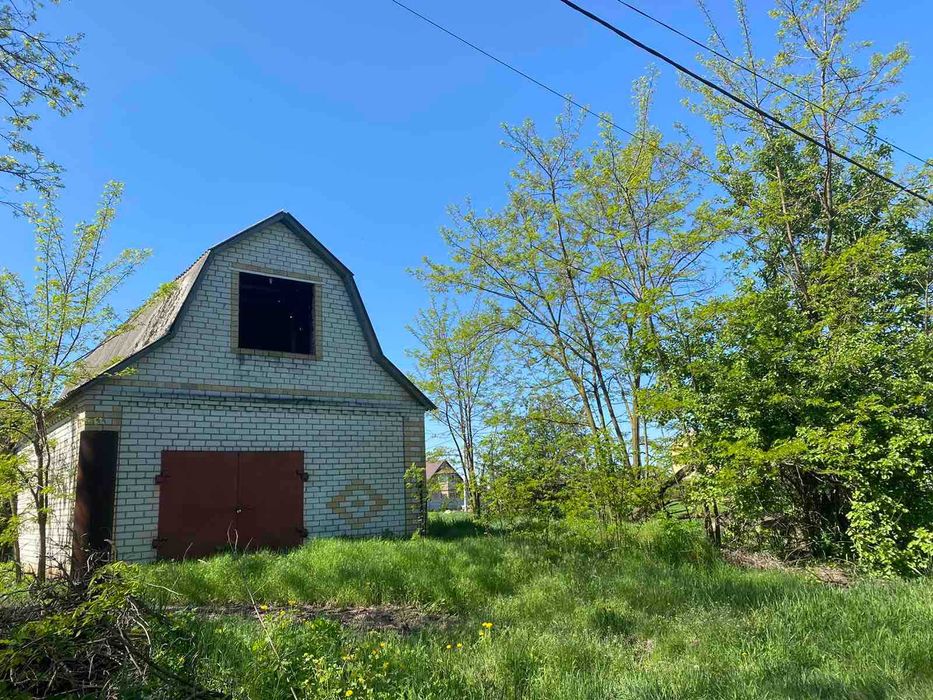 Недобудова в с. Рогозів з кутовою ділянкою