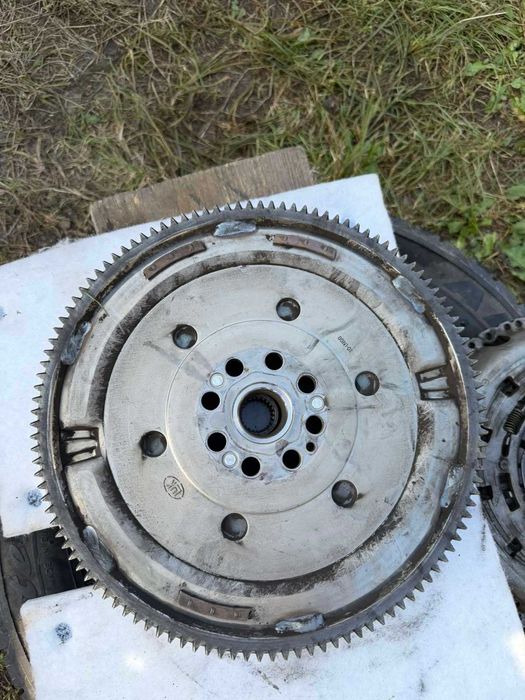 Комплект зчеплення з маховиком(демпфер) Mazda 6/CX-5 2.2d Skyactive SH0116610