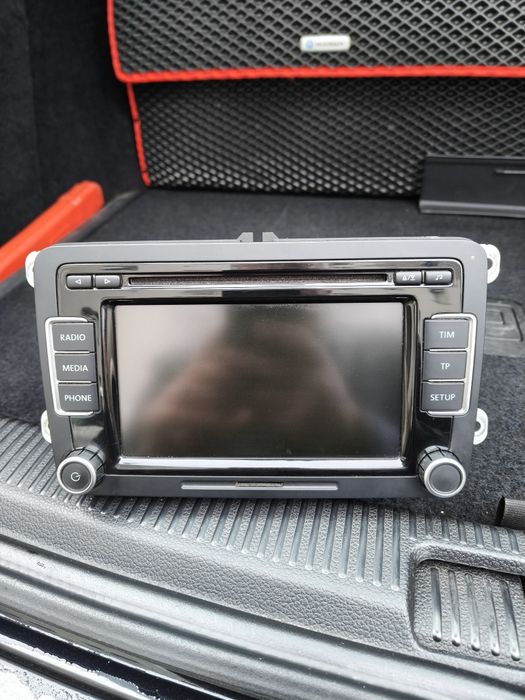 VW RCD510 Passat B7 Golf VI Radio 6-CD Mp3 SD 3C8035195 z kodem