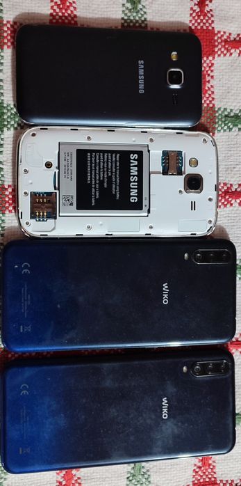 Telemóveis Samsung e wiko