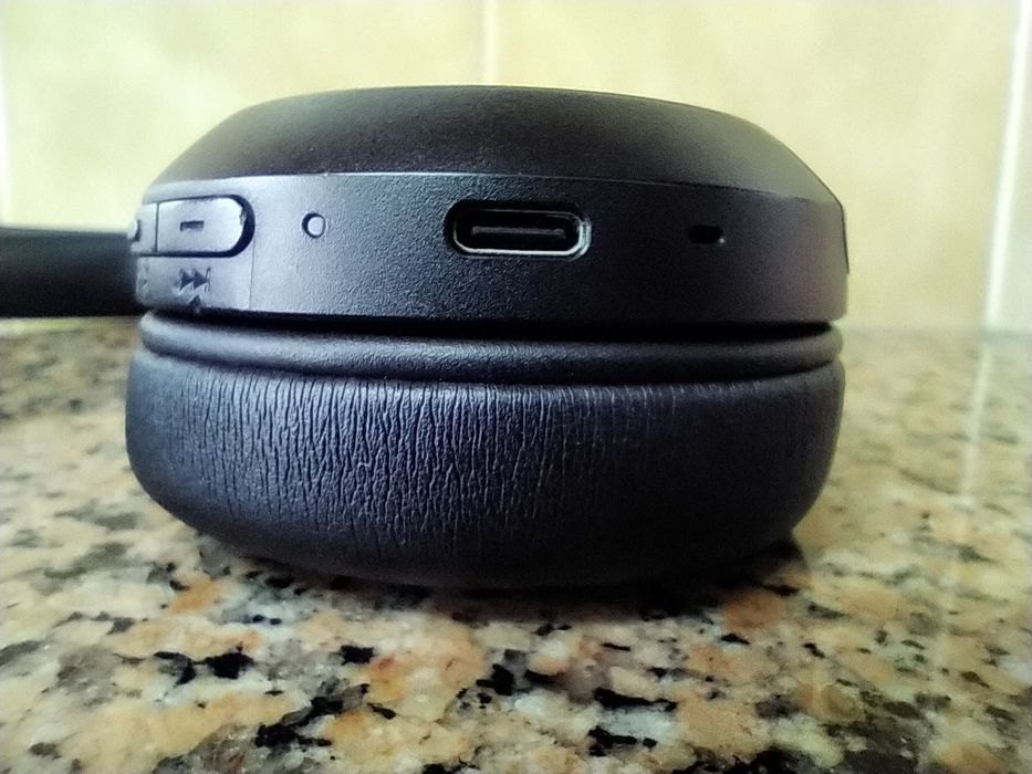 Auscultadores SONY Bluetooth (On Ear - Microfone - Preto) casa quarto.