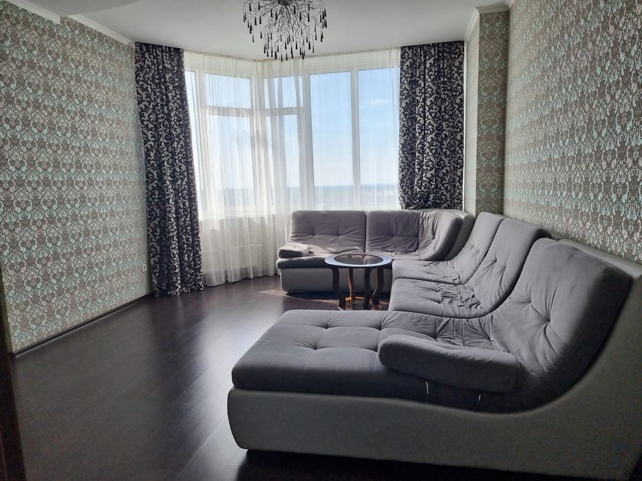 Продам 3 кімнатну квартиру Бровари Зелений кватал