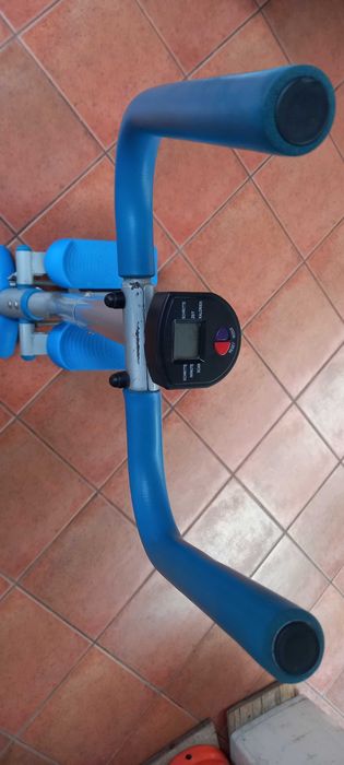 Stepper com cabo alto, braços e funções digitais