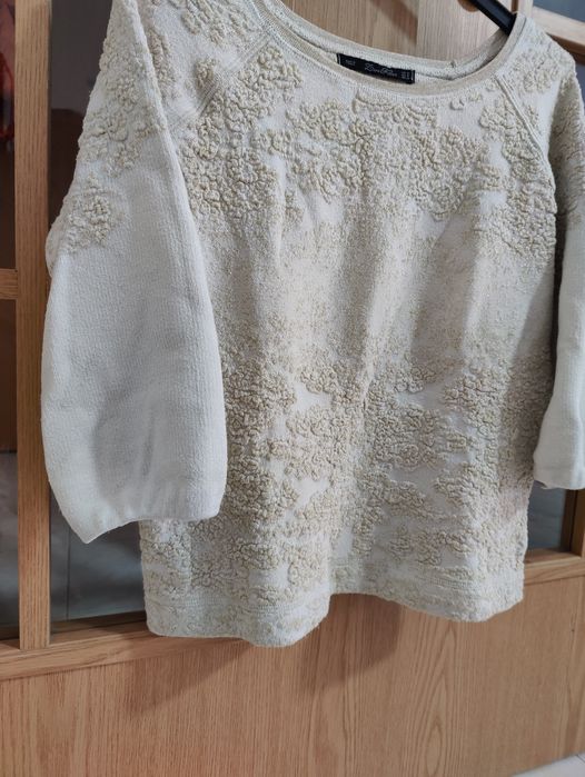 Camisola Zara com pormenores dourados