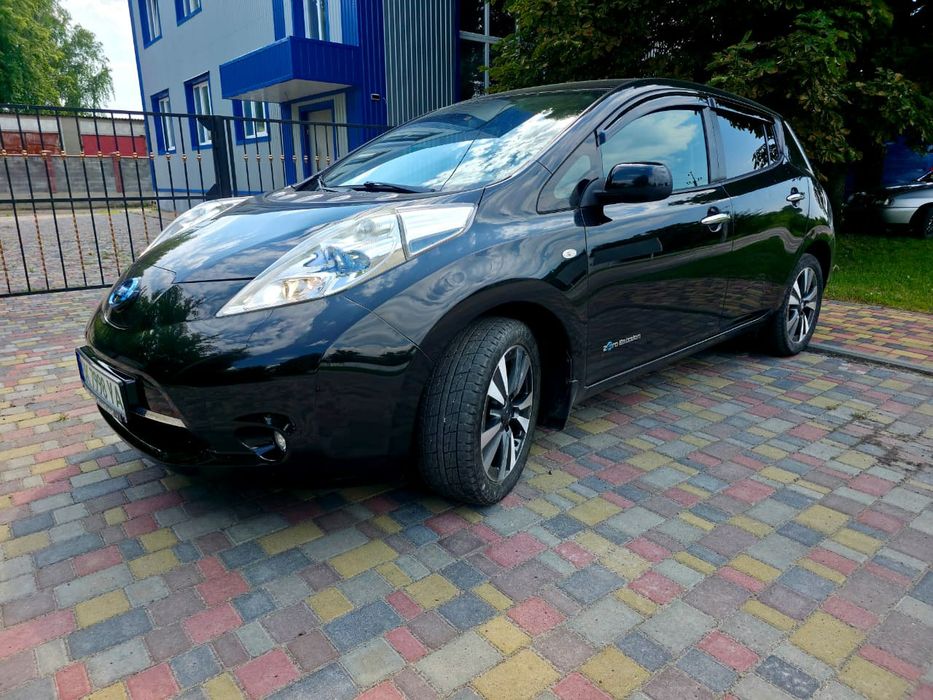 Nissan Leaf Рідна фарба!