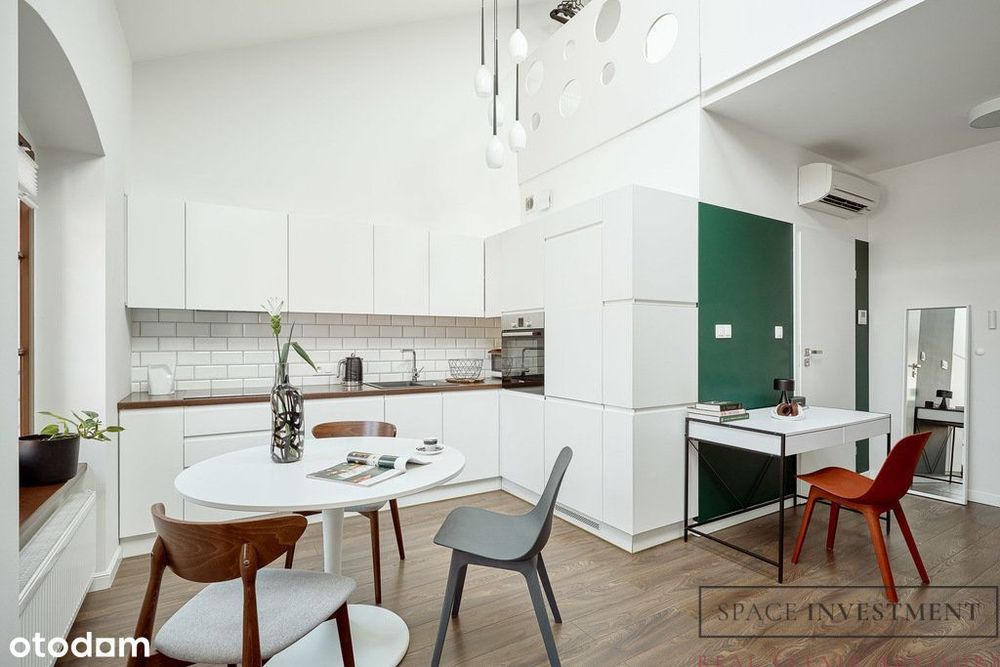 Loft Above the Rooftops for quiet living