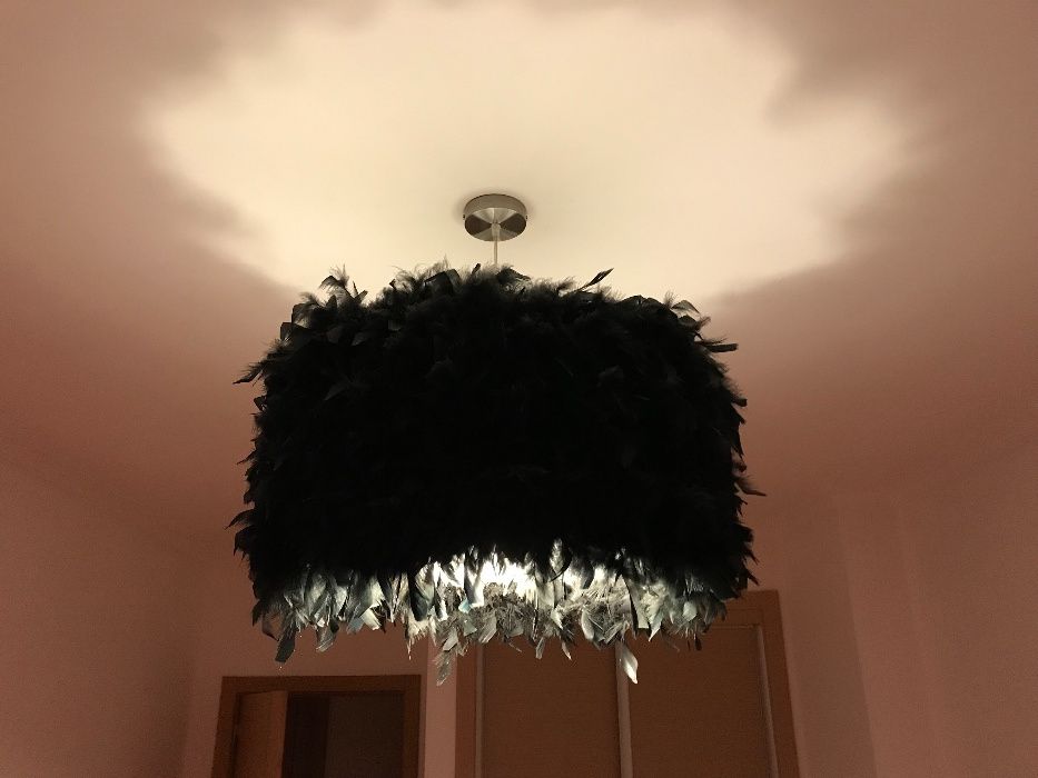 Candeeiro teto + candeeiro para mesinha cabeceira de penas