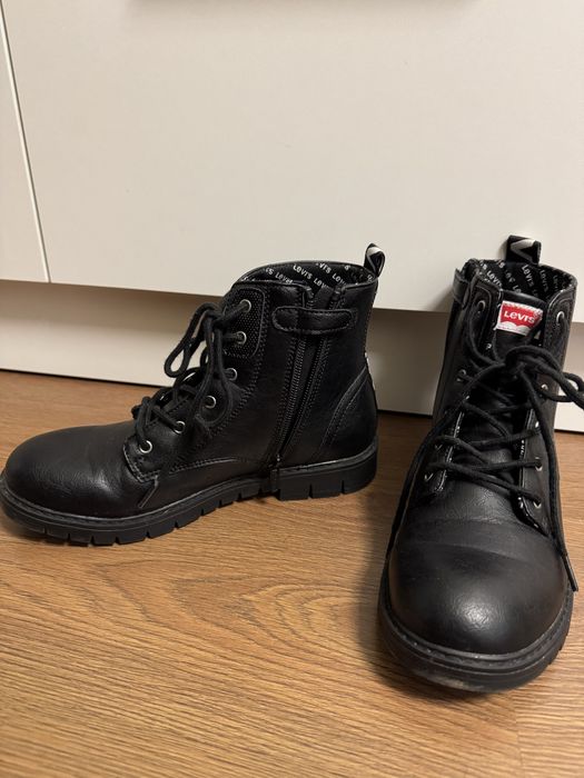 Демісезонні черевики Levis