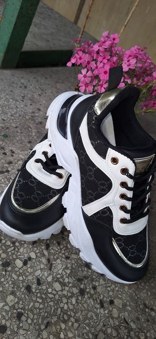Sprzedam nowe adidasy damskie