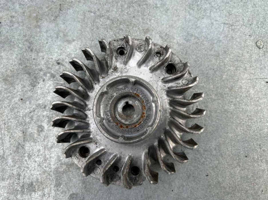 STIHL MS 340 MS 360  034 AV 036 036AV magneto KOŁO MAGNESOWE