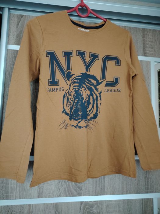 Кофта на хлопця.